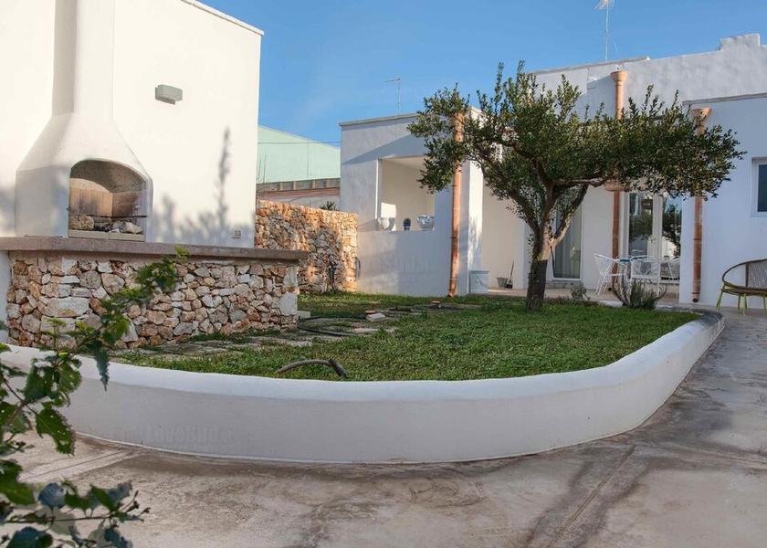 Puglia Salve Property Grounds