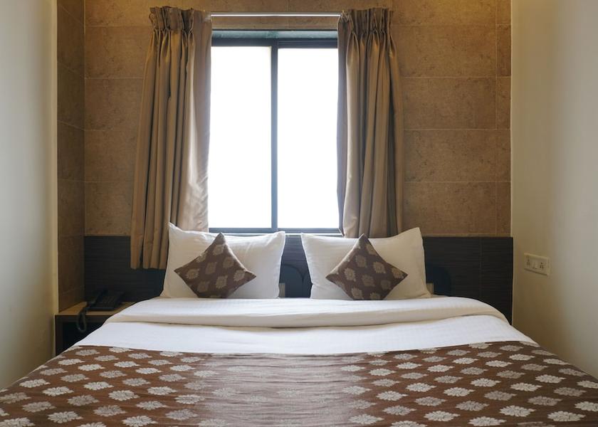 Maharashtra Pune Room