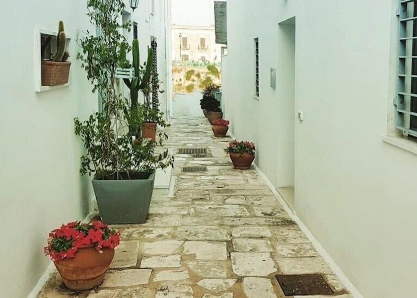 Puglia Massafra Exterior Detail