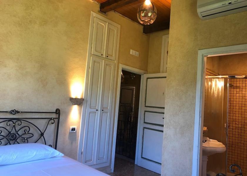 Calabria Gerace Room