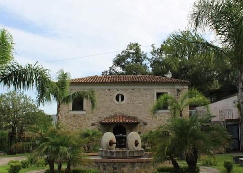 Calabria Gerace Facade