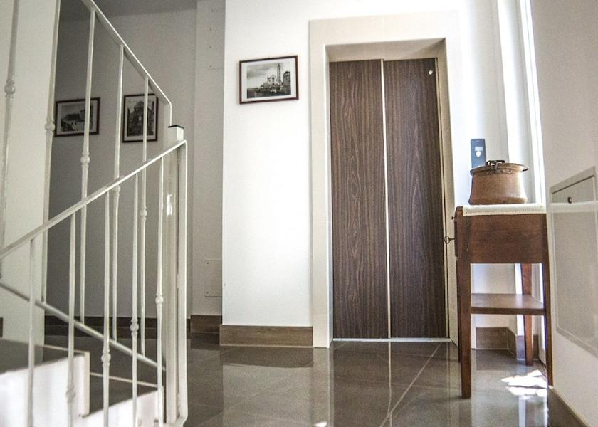 Puglia Locorotondo Interior Entrance