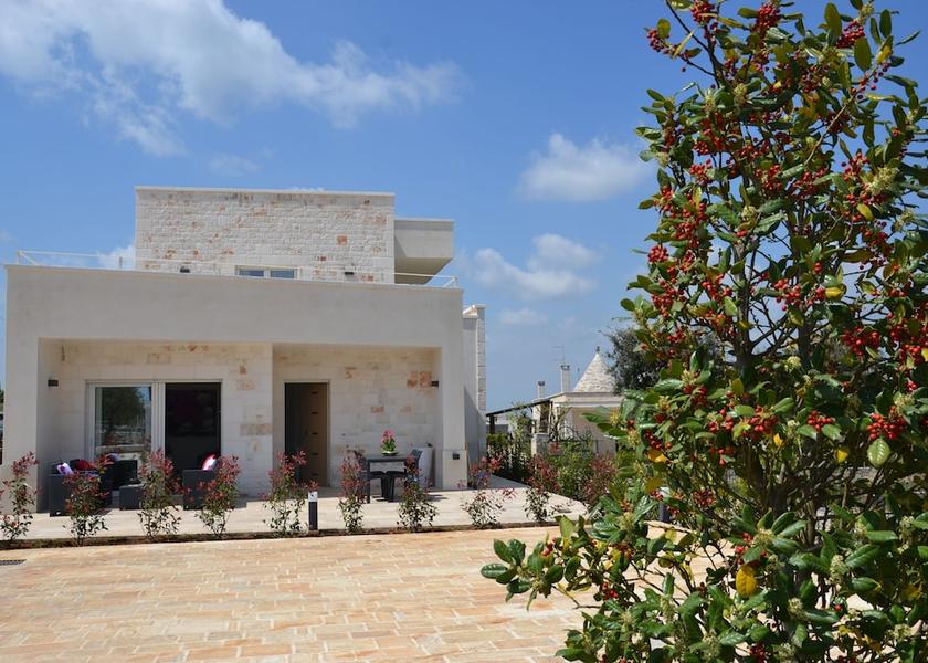 Puglia Locorotondo Facade