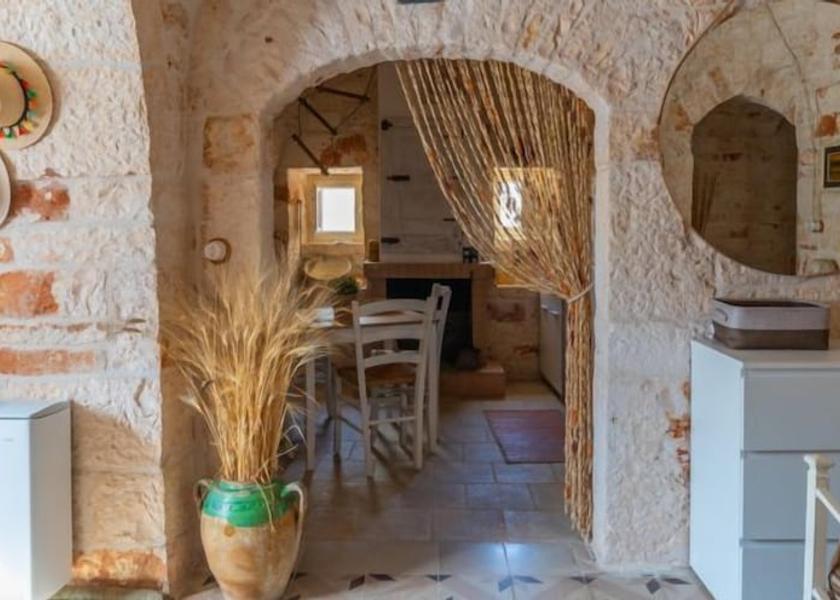 Puglia Locorotondo Interior Entrance