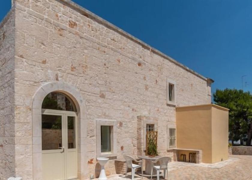 Puglia Locorotondo Exterior Detail