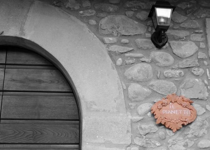 Tuscany Pieve Fosciana Facade