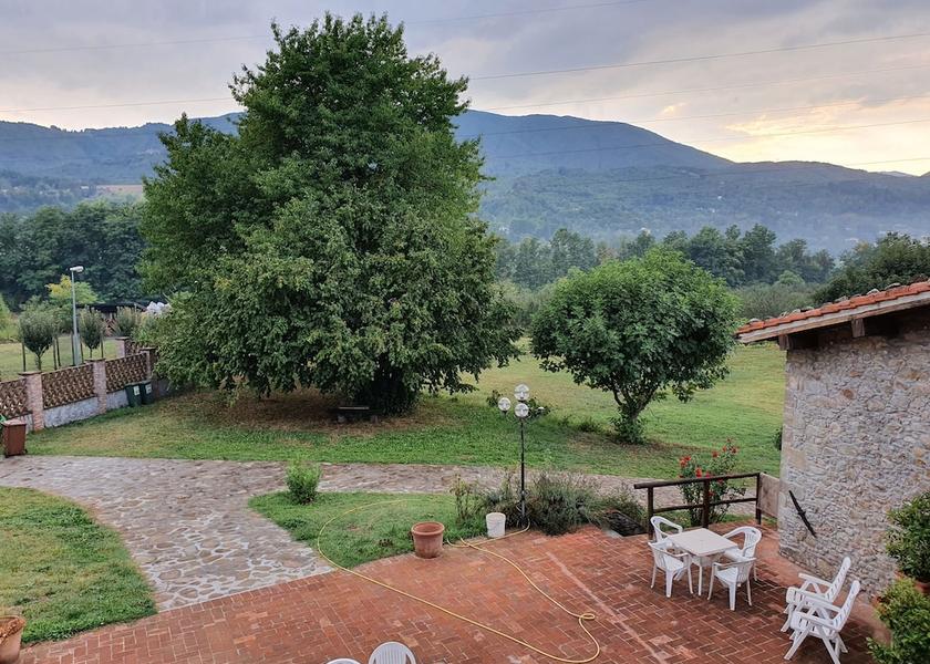 Tuscany Pieve Fosciana Garden