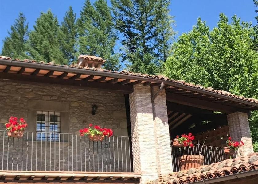 Tuscany Pieve Fosciana Facade