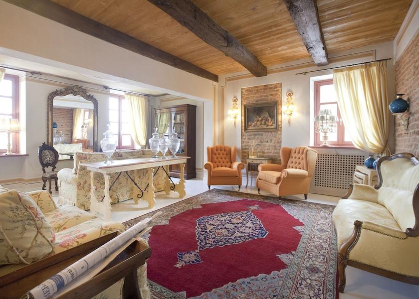 Piedmont Mombaruzzo Lobby