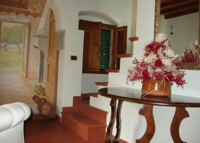 Tuscany Poppi Interior Entrance