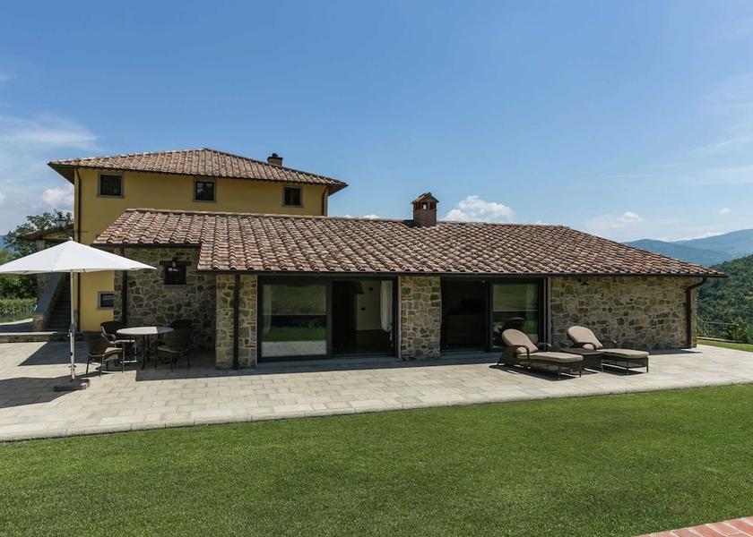 Tuscany Poppi Exterior Detail