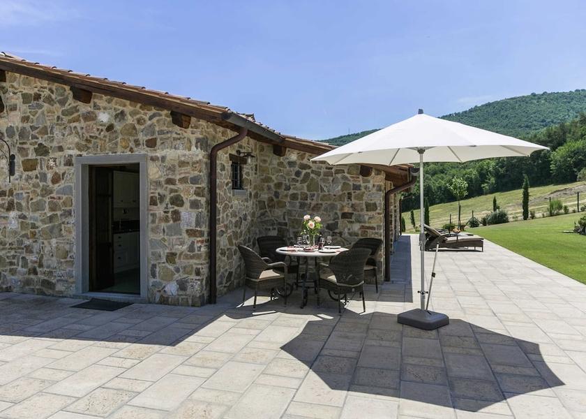 Tuscany Poppi Exterior Detail