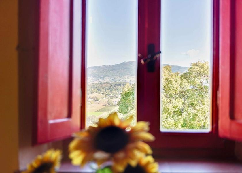 Tuscany Poppi Interior Entrance