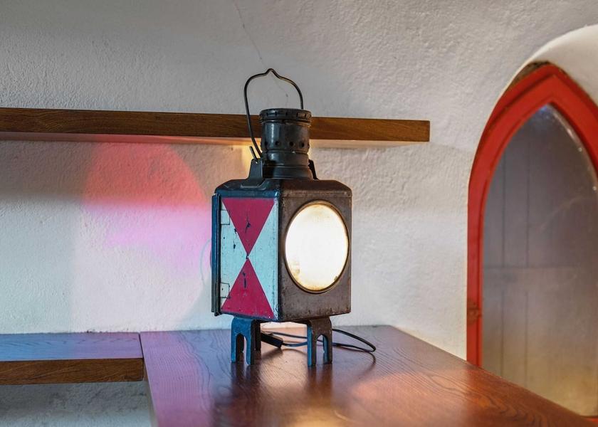 Tuscany Poppi Interior Entrance