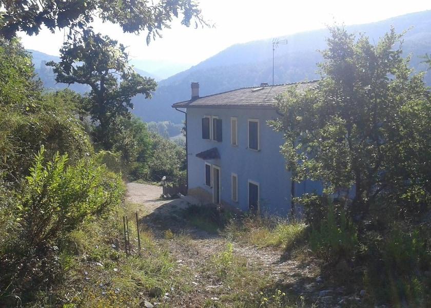 Umbria Nocera Umbra Exterior Detail