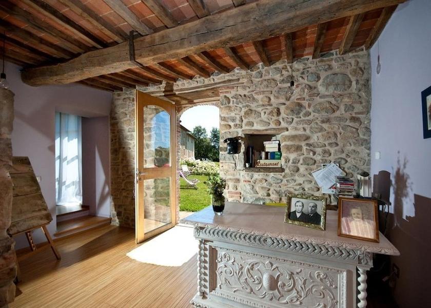 Umbria Montegabbione Interior Entrance