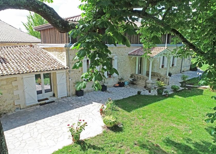 Nouvelle-Aquitaine Floirac Exterior Detail