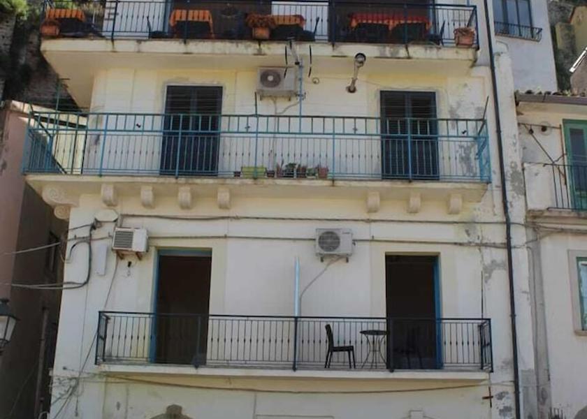 Calabria Scilla Exterior Detail