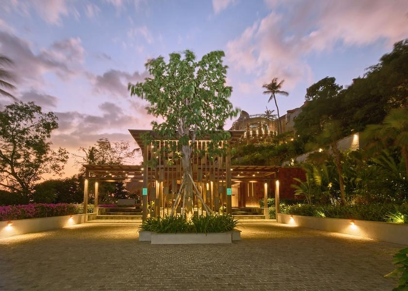  Senggigi Interior Entrance