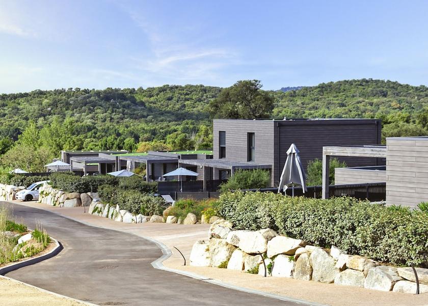 Corsica Lecci Exterior Detail