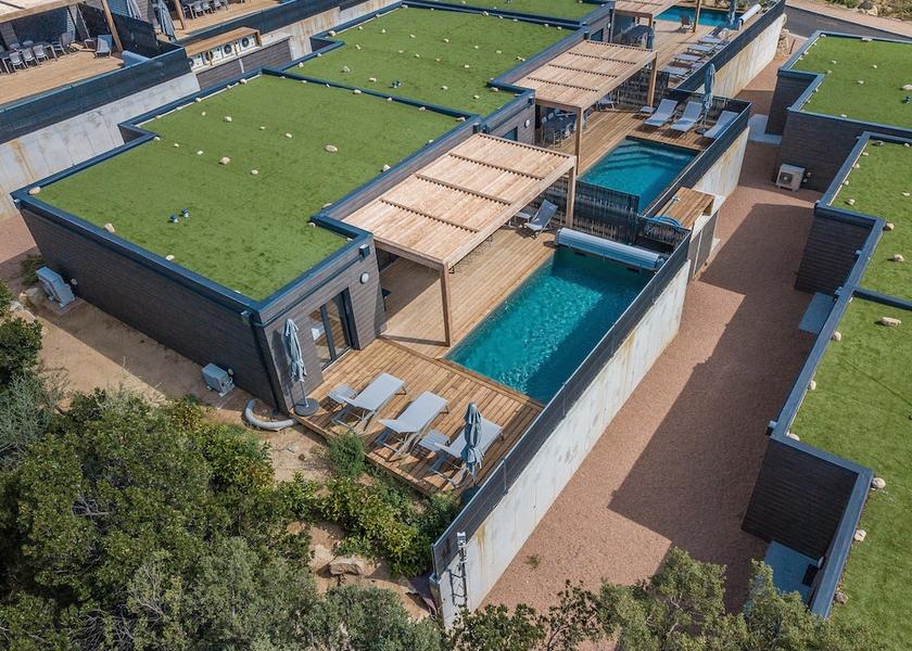 Corsica Lecci Exterior Detail