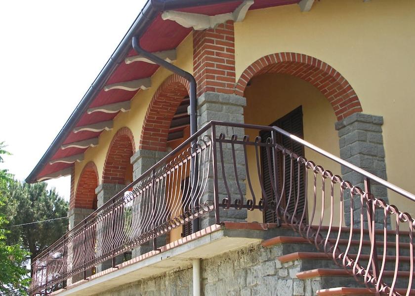 Tuscany Monte San Savino Exterior Detail