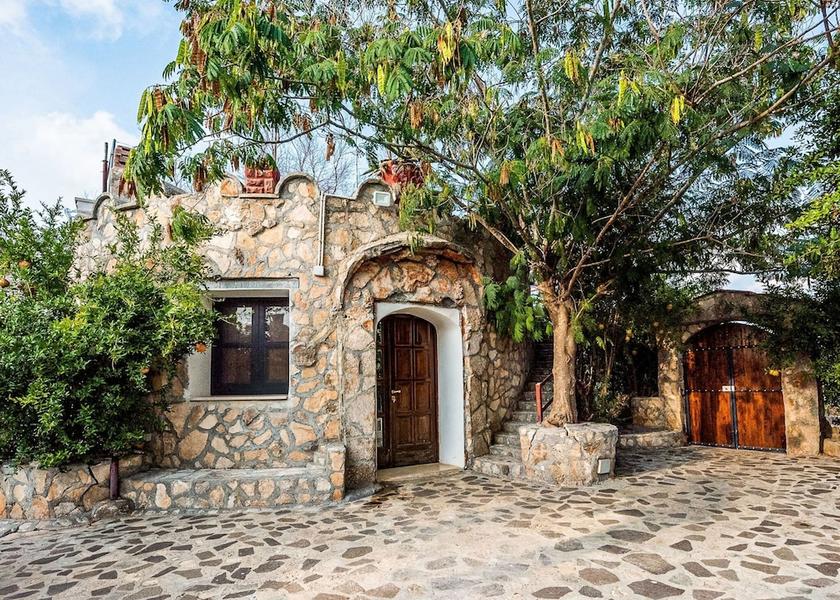 Puglia Casarano Exterior Detail