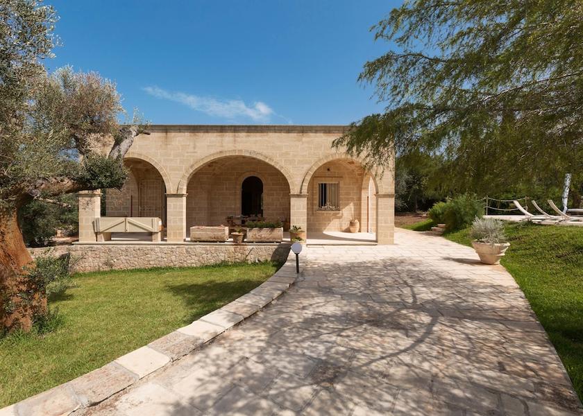 Puglia Casarano Exterior Detail