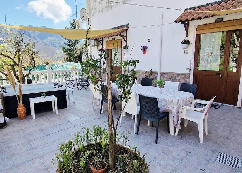 Campania Tramonti Outdoor Dining