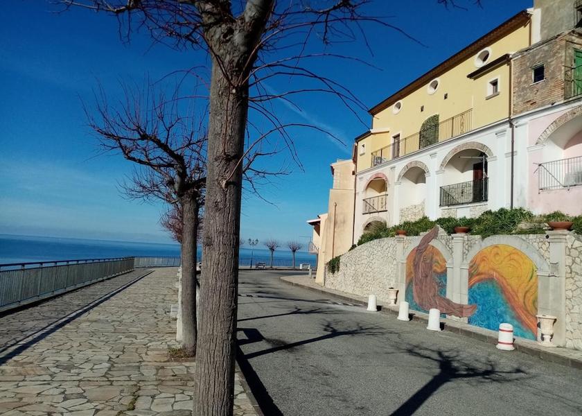 Calabria San Lucido Exterior Detail