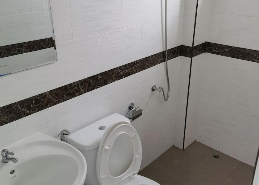 Nakhon Pathom Nakhon Chai Si Bathroom