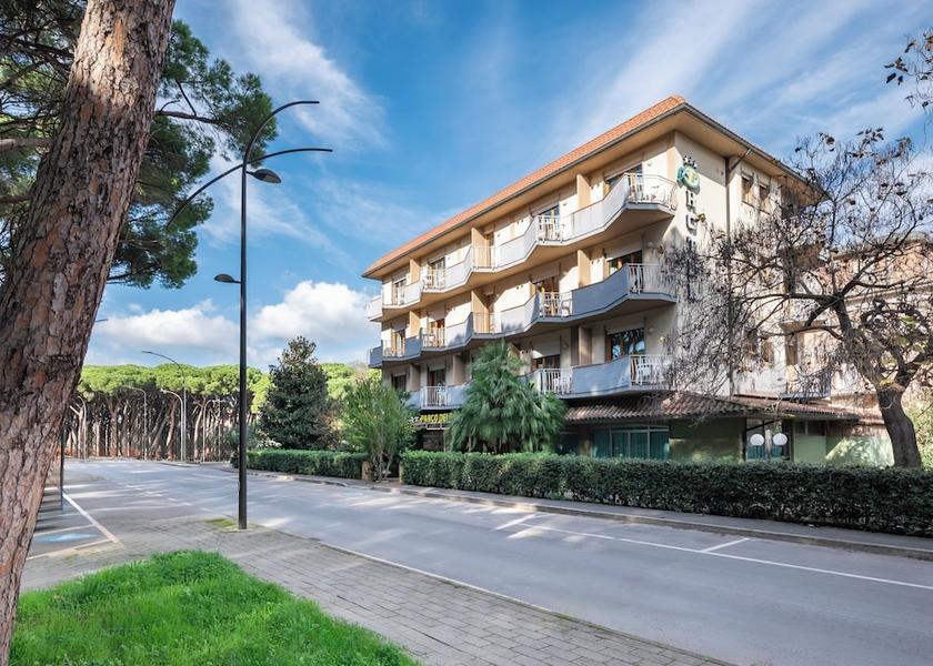Tuscany Follonica Front of property