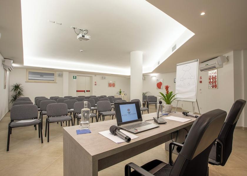 Tuscany Follonica Meeting Room