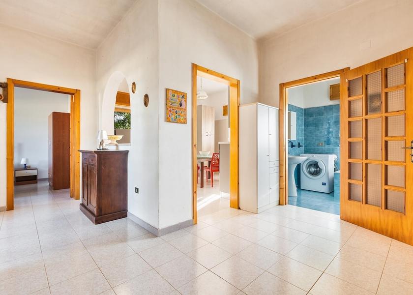 Puglia Lizzano Interior Entrance