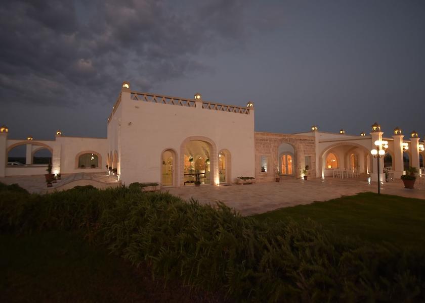 Puglia Lizzano Facade