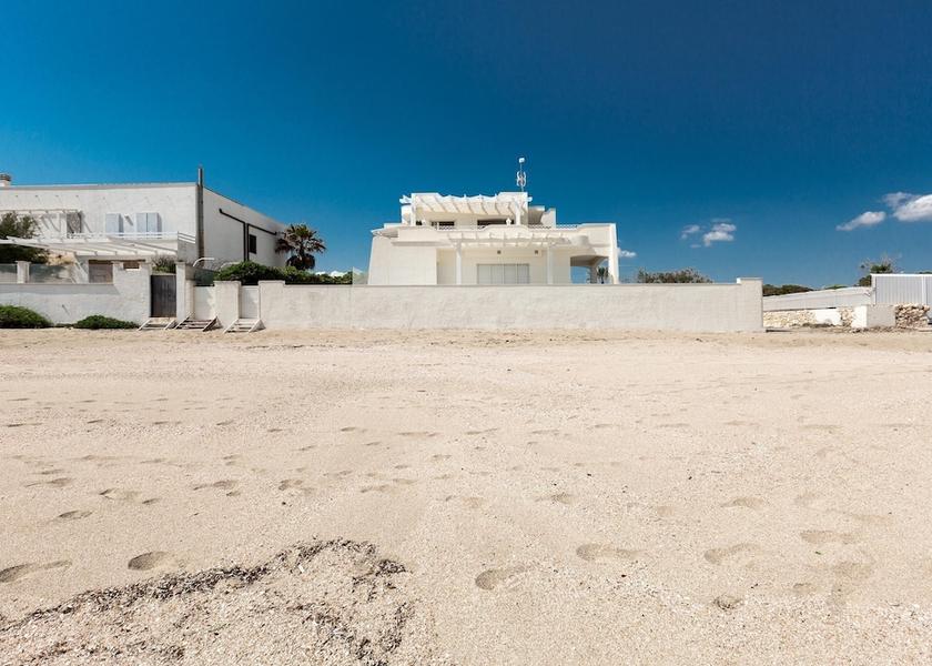 Puglia Maruggio Facade