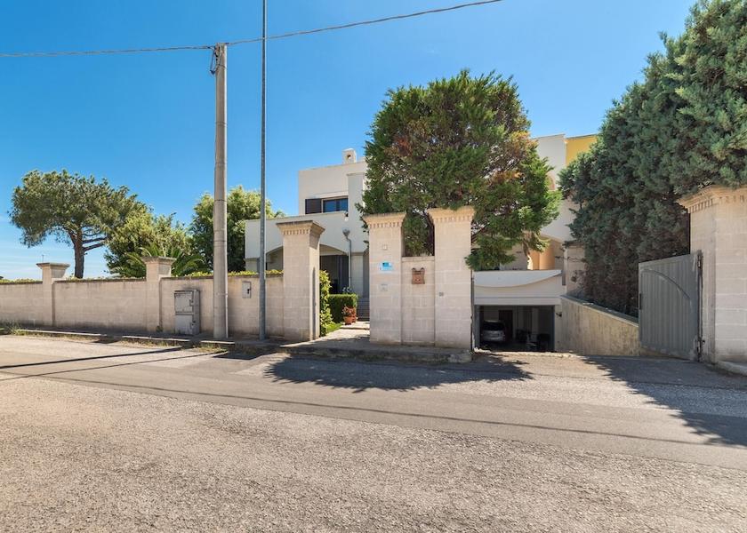 Puglia Maruggio Entrance