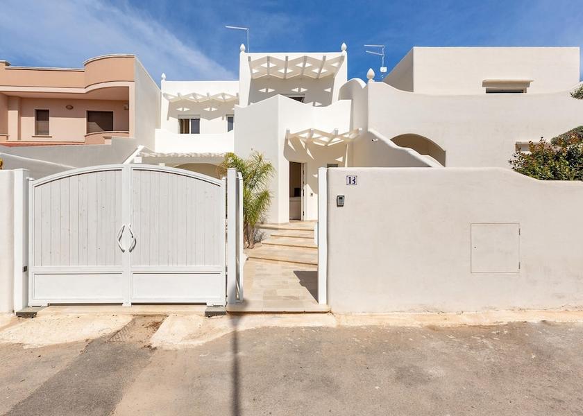 Puglia Maruggio Exterior Detail