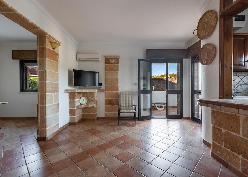 Puglia Maruggio Interior Entrance
