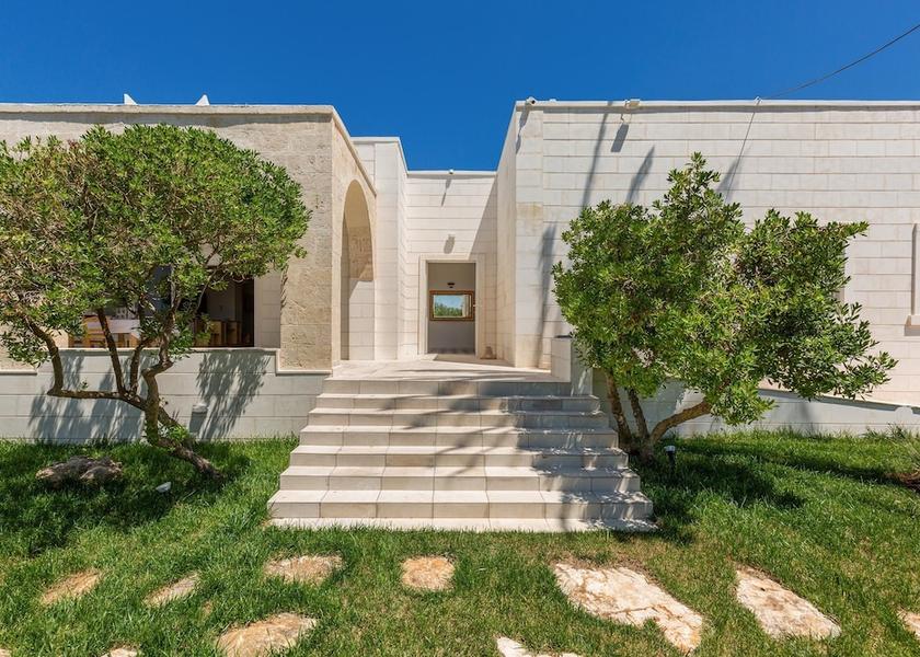 Puglia Maruggio Exterior Detail