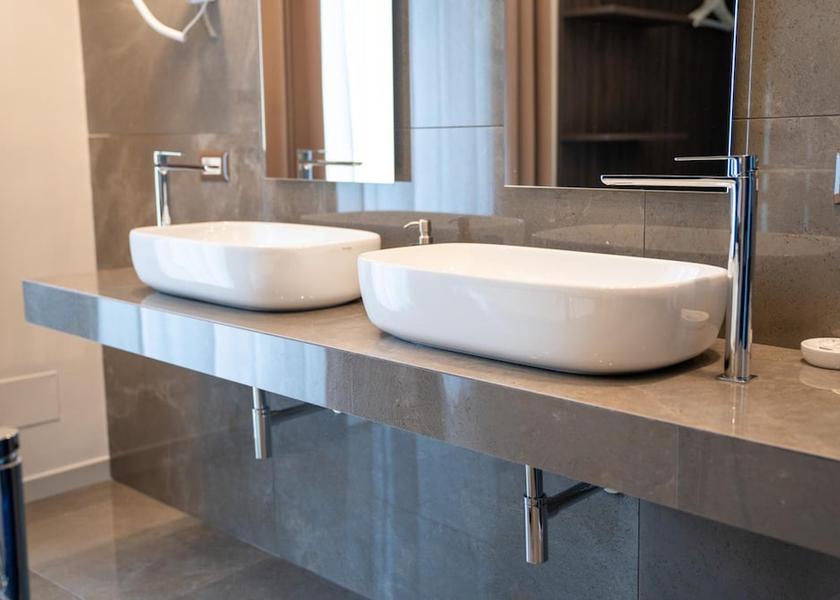 Campania Lettere Bathroom