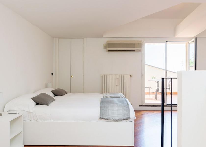 Lombardy Arese Room