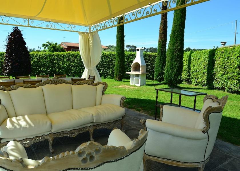 Tuscany Montecarlo Exterior Detail