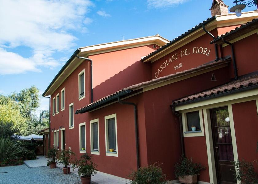 Tuscany Montecarlo Exterior Detail