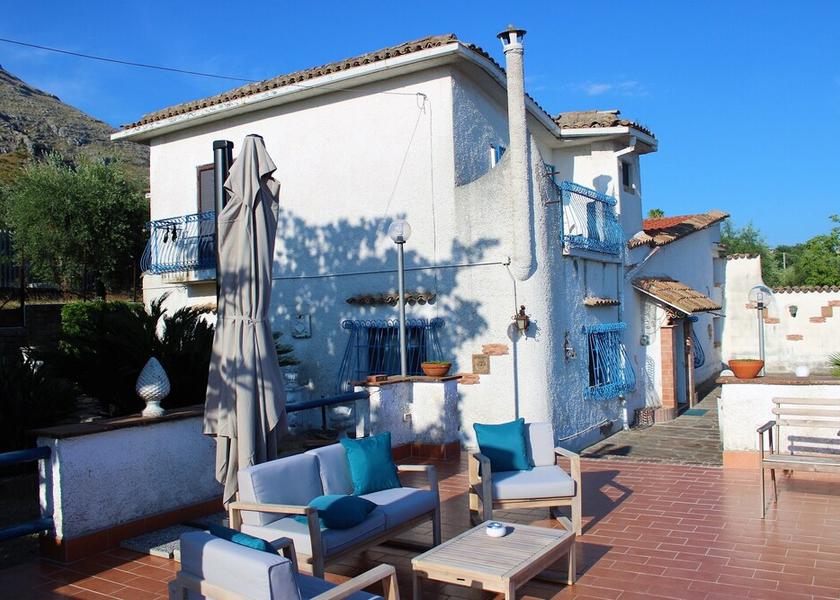 Lazio Formia Exterior Detail