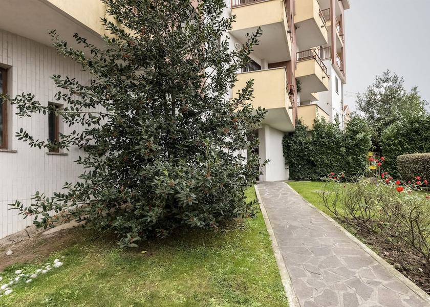 Lombardy Rozzano Exterior Detail