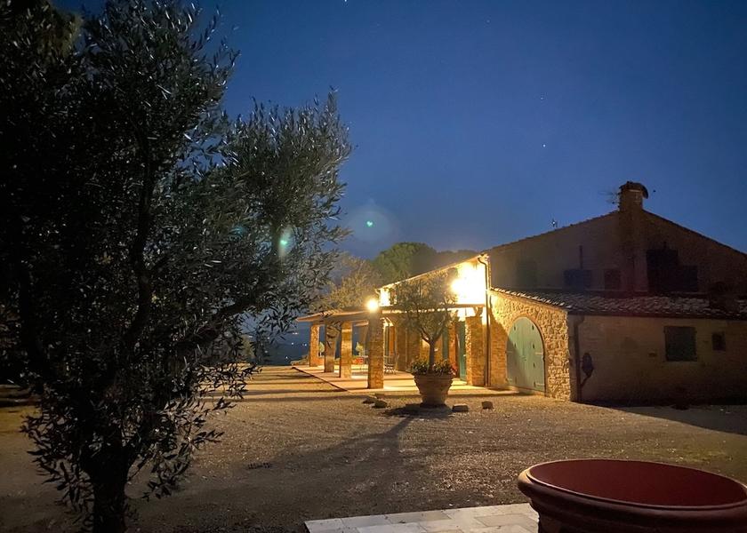 Tuscany Chianni Exterior Detail