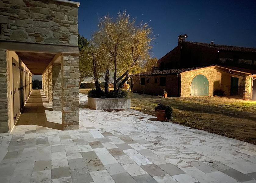 Tuscany Chianni Exterior Detail