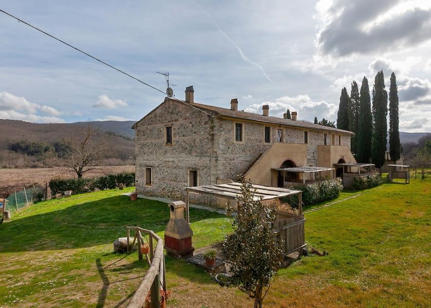 Tuscany Chianni Exterior Detail