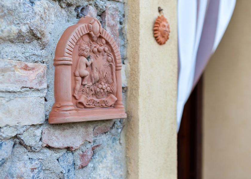 Tuscany Chianni Exterior Detail